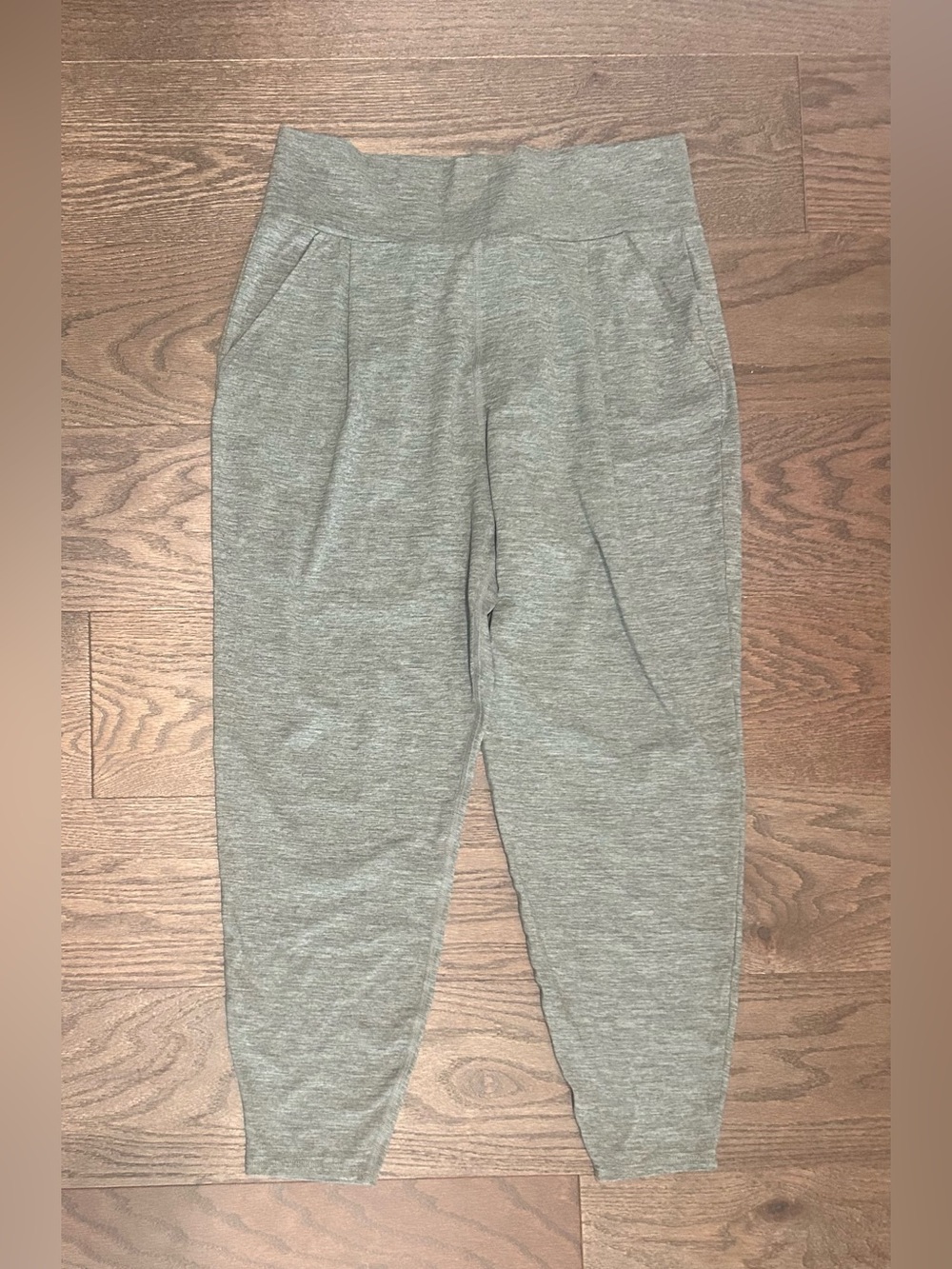 Vuori Size Large Women's Lux Harem Joggers Pants